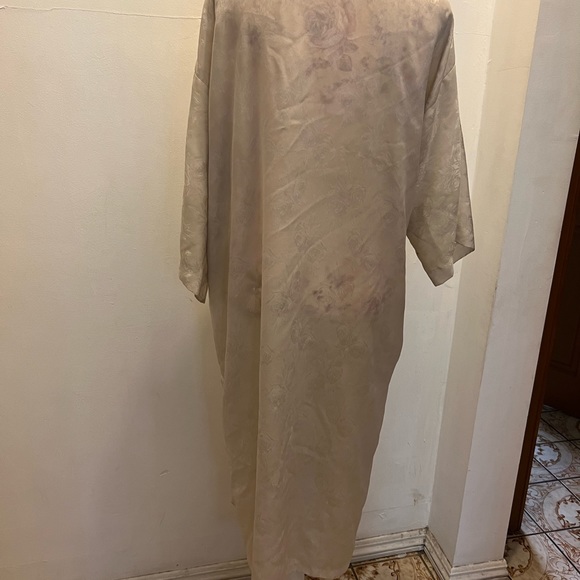 Robes - Picture 6 of 6